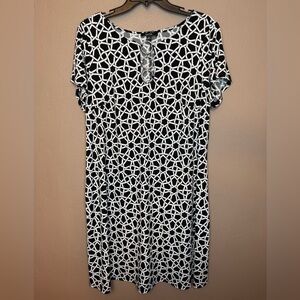 MSK Black and White Geometric Print Dress with Silver Detail